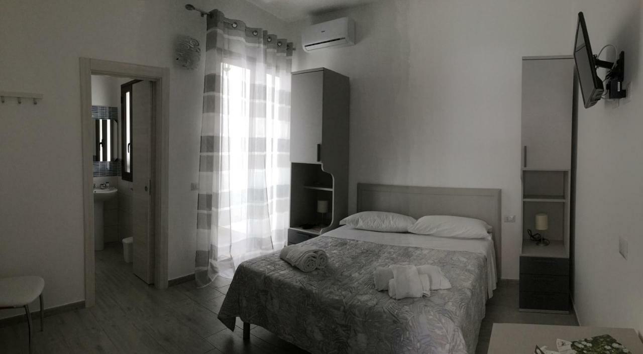 Bed and Breakfast Le Cale Лампедуза Экстерьер фото